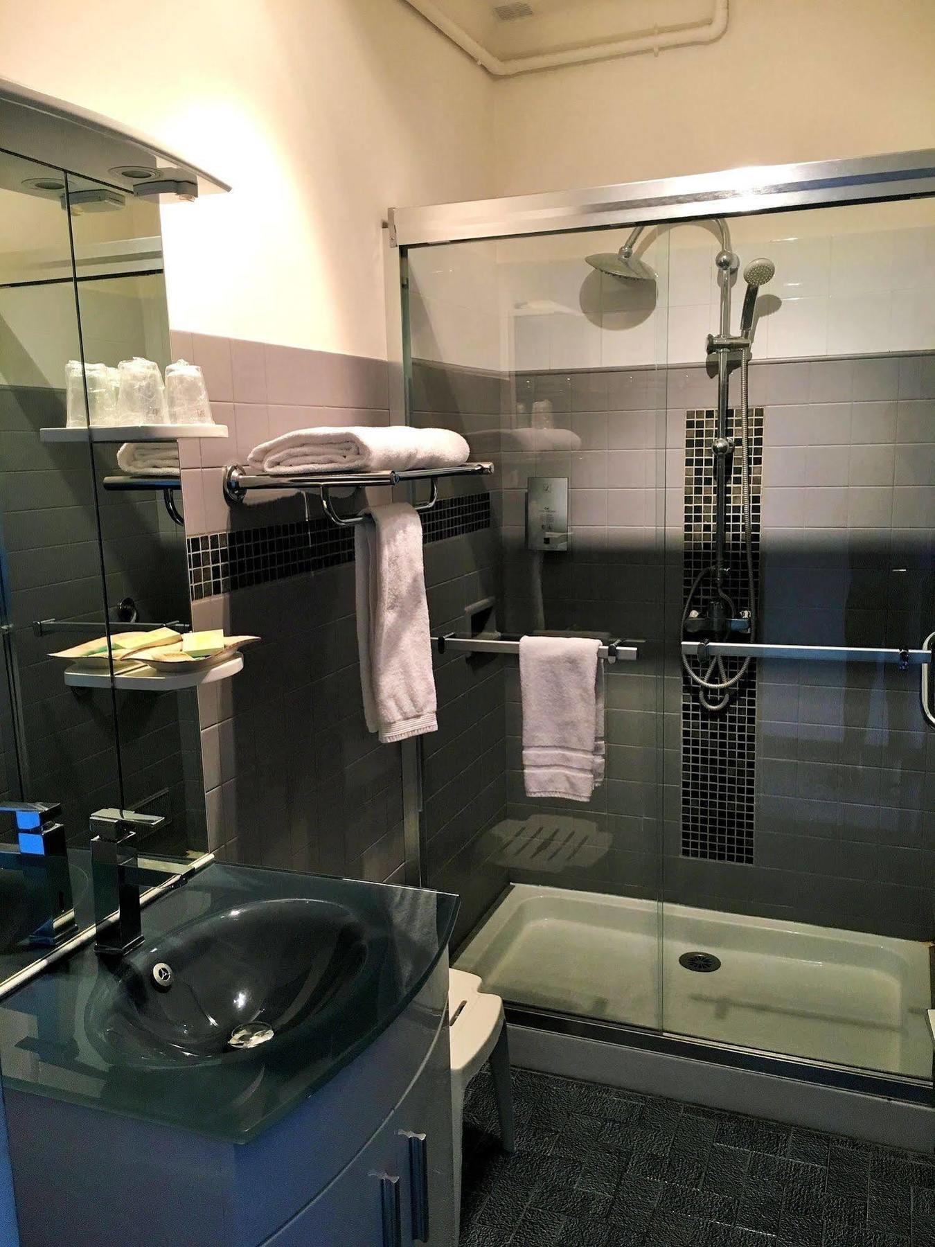 Logis Hotel Le Clement V روكمور المظهر الخارجي الصورة